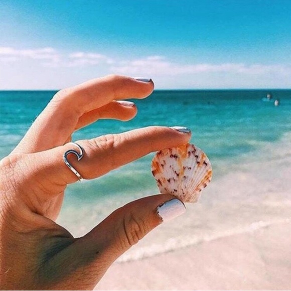 💕 TWO LEFT Minimalistic ocean wave ring silver💕 - Picture 2 of 8